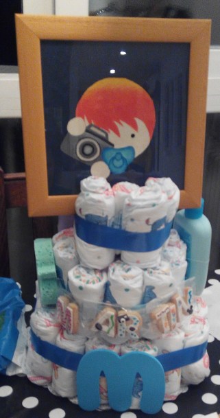 TARTA DE PAÑALES EN CONSTRUCCION